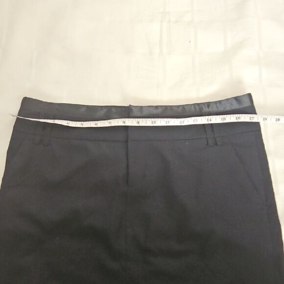 Zara Black Pencil Skirt Sleek Design - Picture 7 of 16